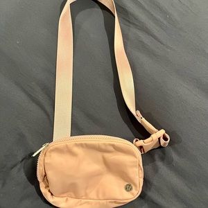 Lululemon Everywhere Belt Bag 1L
